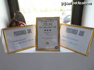 [P12] Certificatele care atestă pensiunea.  » foto by andreieu
 - 
<span class="allrVoted glyphicon glyphicon-heart hidden" id="av641668"></span>
<a class="m-l-10 hidden" id="sv641668" onclick="voting_Foto_DelVot(,641668,13852)" role="button">șterge vot <span class="glyphicon glyphicon-remove"></span></a>
<a id="v9641668" class=" c-red"  onclick="voting_Foto_SetVot(641668)" role="button"><span class="glyphicon glyphicon-heart-empty"></span> <b>LIKE</b> = Votează poza</a> <img class="hidden"  id="f641668W9" src="/imagini/loader.gif" border="0" /><span class="AjErrMes hidden" id="e641668ErM"></span>