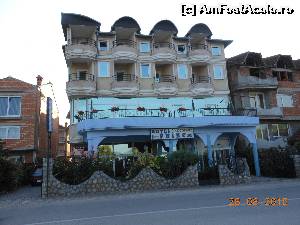[P12] Struga - În drumul spre oraş, Hotel Princ.  » foto by iulianic
 - 
<span class="allrVoted glyphicon glyphicon-heart hidden" id="av665759"></span>
<a class="m-l-10 hidden" id="sv665759" onclick="voting_Foto_DelVot(,665759,13861)" role="button">șterge vot <span class="glyphicon glyphicon-remove"></span></a>
<a id="v9665759" class=" c-red"  onclick="voting_Foto_SetVot(665759)" role="button"><span class="glyphicon glyphicon-heart-empty"></span> <b>LIKE</b> = Votează poza</a> <img class="hidden"  id="f665759W9" src="/imagini/loader.gif" border="0" /><span class="AjErrMes hidden" id="e665759ErM"></span>
