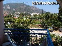 [P10] Vedere in partea stanga a balconului de la camera 18 » foto by alexvat
 - 
<span class="allrVoted glyphicon glyphicon-heart hidden" id="av464064"></span>
<a class="m-l-10 hidden" id="sv464064" onclick="voting_Foto_DelVot(,464064,13881)" role="button">șterge vot <span class="glyphicon glyphicon-remove"></span></a>
<a id="v9464064" class=" c-red"  onclick="voting_Foto_SetVot(464064)" role="button"><span class="glyphicon glyphicon-heart-empty"></span> <b>LIKE</b> = Votează poza</a> <img class="hidden"  id="f464064W9" src="/imagini/loader.gif" border="0" /><span class="AjErrMes hidden" id="e464064ErM"></span>