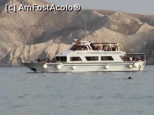 [P04] Angelina intrând în portul din Baška (zoom de pe plajă) » foto by crismis
 - 
<span class="allrVoted glyphicon glyphicon-heart hidden" id="av1339005"></span>
<a class="m-l-10 hidden" id="sv1339005" onclick="voting_Foto_DelVot(,1339005,13897)" role="button">șterge vot <span class="glyphicon glyphicon-remove"></span></a>
<a id="v91339005" class=" c-red"  onclick="voting_Foto_SetVot(1339005)" role="button"><span class="glyphicon glyphicon-heart-empty"></span> <b>LIKE</b> = Votează poza</a> <img class="hidden"  id="f1339005W9" src="/imagini/loader.gif" border="0" /><span class="AjErrMes hidden" id="e1339005ErM"></span>