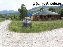 [P30] dupa aproximativ 1,5 km de drum pietruit, din Vama Buzau se ajunge la aceasta bifurcatie... de unde mai sunt mai putin de 500 m pana la Cascada Urlatoare » foto by myk007
 - 
<span class="allrVoted glyphicon glyphicon-heart hidden" id="av429780"></span>
<a class="m-l-10 hidden" id="sv429780" onclick="voting_Foto_DelVot(,429780,13905)" role="button">șterge vot <span class="glyphicon glyphicon-remove"></span></a>
<a id="v9429780" class=" c-red"  onclick="voting_Foto_SetVot(429780)" role="button"><span class="glyphicon glyphicon-heart-empty"></span> <b>LIKE</b> = Votează poza</a> <img class="hidden"  id="f429780W9" src="/imagini/loader.gif" border="0" /><span class="AjErrMes hidden" id="e429780ErM"></span>