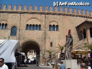 [P18] Monument in piata din Faenza » foto by timis
 - 
<span class="allrVoted glyphicon glyphicon-heart hidden" id="av411832"></span>
<a class="m-l-10 hidden" id="sv411832" onclick="voting_Foto_DelVot(,411832,13912)" role="button">șterge vot <span class="glyphicon glyphicon-remove"></span></a>
<a id="v9411832" class=" c-red"  onclick="voting_Foto_SetVot(411832)" role="button"><span class="glyphicon glyphicon-heart-empty"></span> <b>LIKE</b> = Votează poza</a> <img class="hidden"  id="f411832W9" src="/imagini/loader.gif" border="0" /><span class="AjErrMes hidden" id="e411832ErM"></span>