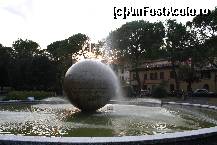 [P48] Parcul central al statiunii Brisighella e dominat de sfera cu fantana arteziana, simbol al perfectiunii si calatoriei prin oceanurile Terrei. Parcul e bogat in conifere, ficusi si arbusti de dafin pe post de gard viu » foto by timis
 - 
<span class="allrVoted glyphicon glyphicon-heart hidden" id="av411989"></span>
<a class="m-l-10 hidden" id="sv411989" onclick="voting_Foto_DelVot(,411989,13912)" role="button">șterge vot <span class="glyphicon glyphicon-remove"></span></a>
<a id="v9411989" class=" c-red"  onclick="voting_Foto_SetVot(411989)" role="button"><span class="glyphicon glyphicon-heart-empty"></span> <b>LIKE</b> = Votează poza</a> <img class="hidden"  id="f411989W9" src="/imagini/loader.gif" border="0" /><span class="AjErrMes hidden" id="e411989ErM"></span>