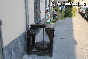 [P52] Roata de olar pe Via del Borgo- Brisighella » foto by timis
 - 
<span class="allrVoted glyphicon glyphicon-heart hidden" id="av411993"></span>
<a class="m-l-10 hidden" id="sv411993" onclick="voting_Foto_DelVot(,411993,13912)" role="button">șterge vot <span class="glyphicon glyphicon-remove"></span></a>
<a id="v9411993" class=" c-red"  onclick="voting_Foto_SetVot(411993)" role="button"><span class="glyphicon glyphicon-heart-empty"></span> <b>LIKE</b> = Votează poza</a> <img class="hidden"  id="f411993W9" src="/imagini/loader.gif" border="0" /><span class="AjErrMes hidden" id="e411993ErM"></span>