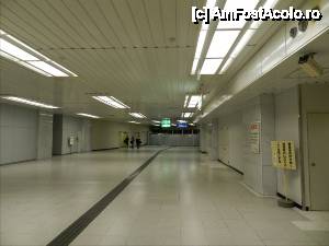 [P03] In gara Shin-Osaka, de la East Gate, faceti stanga si veti gasi un East Exit secundar, in capatul acestui colidor.  » foto by TraianS
 - 
<span class="allrVoted glyphicon glyphicon-heart hidden" id="av412278"></span>
<a class="m-l-10 hidden" id="sv412278" onclick="voting_Foto_DelVot(,412278,13937)" role="button">șterge vot <span class="glyphicon glyphicon-remove"></span></a>
<a id="v9412278" class=" c-red"  onclick="voting_Foto_SetVot(412278)" role="button"><span class="glyphicon glyphicon-heart-empty"></span> <b>LIKE</b> = Votează poza</a> <img class="hidden"  id="f412278W9" src="/imagini/loader.gif" border="0" /><span class="AjErrMes hidden" id="e412278ErM"></span>