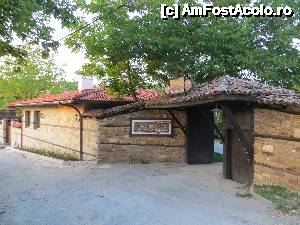 [P01] Intrarea in curtea Hanului Arbanashki » foto by valyionsc
 - 
<span class="allrVoted glyphicon glyphicon-heart hidden" id="av496260"></span>
<a class="m-l-10 hidden" id="sv496260" onclick="voting_Foto_DelVot(,496260,13942)" role="button">șterge vot <span class="glyphicon glyphicon-remove"></span></a>
<a id="v9496260" class=" c-red"  onclick="voting_Foto_SetVot(496260)" role="button"><span class="glyphicon glyphicon-heart-empty"></span> <b>LIKE</b> = Votează poza</a> <img class="hidden"  id="f496260W9" src="/imagini/loader.gif" border="0" /><span class="AjErrMes hidden" id="e496260ErM"></span>