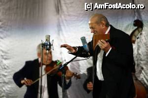 [P02] Destinnație România - Gheorghe Zamfir împărtășindu-ne arta sa... (de pe net). » foto by Dragoș_MD
 - 
<span class="allrVoted glyphicon glyphicon-heart hidden" id="av581639"></span>
<a class="m-l-10 hidden" id="sv581639" onclick="voting_Foto_DelVot(,581639,13958)" role="button">șterge vot <span class="glyphicon glyphicon-remove"></span></a>
<a id="v9581639" class=" c-red"  onclick="voting_Foto_SetVot(581639)" role="button"><span class="glyphicon glyphicon-heart-empty"></span> <b>LIKE</b> = Votează poza</a> <img class="hidden"  id="f581639W9" src="/imagini/loader.gif" border="0" /><span class="AjErrMes hidden" id="e581639ErM"></span>