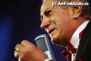 [P03] Destinnație România - Gheorghe Zamfir atins de emoțiile momentului  (de pe net) » foto by Dragoș_MD
 - 
<span class="allrVoted glyphicon glyphicon-heart hidden" id="av581640"></span>
<a class="m-l-10 hidden" id="sv581640" onclick="voting_Foto_DelVot(,581640,13958)" role="button">șterge vot <span class="glyphicon glyphicon-remove"></span></a>
<a id="v9581640" class=" c-red"  onclick="voting_Foto_SetVot(581640)" role="button"><span class="glyphicon glyphicon-heart-empty"></span> <b>LIKE</b> = Votează poza</a> <img class="hidden"  id="f581640W9" src="/imagini/loader.gif" border="0" /><span class="AjErrMes hidden" id="e581640ErM"></span>