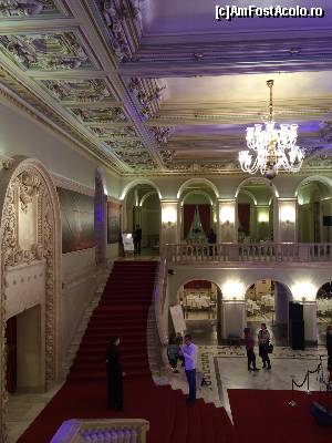 [P08] Opera Nationala Bucuresti- In foaier inainte de Concertul de Anul Nou. » foto by Floria
 - 
<span class="allrVoted glyphicon glyphicon-heart hidden" id="av584493"></span>
<a class="m-l-10 hidden" id="sv584493" onclick="voting_Foto_DelVot(,584493,13958)" role="button">șterge vot <span class="glyphicon glyphicon-remove"></span></a>
<a id="v9584493" class=" c-red"  onclick="voting_Foto_SetVot(584493)" role="button"><span class="glyphicon glyphicon-heart-empty"></span> <b>LIKE</b> = Votează poza</a> <img class="hidden"  id="f584493W9" src="/imagini/loader.gif" border="0" /><span class="AjErrMes hidden" id="e584493ErM"></span>