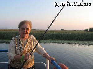 [P19] Mama Michi pescăriţă » foto by Michi
 - 
<span class="allrVoted glyphicon glyphicon-heart hidden" id="av431310"></span>
<a class="m-l-10 hidden" id="sv431310" onclick="voting_Foto_DelVot(,431310,13970)" role="button">șterge vot <span class="glyphicon glyphicon-remove"></span></a>
<a id="v9431310" class=" c-red"  onclick="voting_Foto_SetVot(431310)" role="button"><span class="glyphicon glyphicon-heart-empty"></span> <b>LIKE</b> = Votează poza</a> <img class="hidden"  id="f431310W9" src="/imagini/loader.gif" border="0" /><span class="AjErrMes hidden" id="e431310ErM"></span>