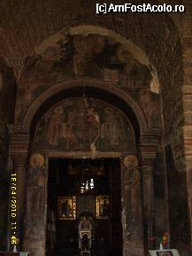 [P07] Vedere interior-intrarea din pronaos in naos » foto by marian 1973
 - 
<span class="allrVoted glyphicon glyphicon-heart hidden" id="av65313"></span>
<a class="m-l-10 hidden" id="sv65313" onclick="voting_Foto_DelVot(,65313,13973)" role="button">șterge vot <span class="glyphicon glyphicon-remove"></span></a>
<a id="v965313" class=" c-red"  onclick="voting_Foto_SetVot(65313)" role="button"><span class="glyphicon glyphicon-heart-empty"></span> <b>LIKE</b> = Votează poza</a> <img class="hidden"  id="f65313W9" src="/imagini/loader.gif" border="0" /><span class="AjErrMes hidden" id="e65313ErM"></span>