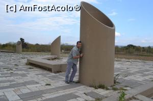 [P03] Facand abstractie de homo sapiens, care sprijinea acel obiect, se vad urmele gloantelor ramase din timpul razboiului.  » foto by Soso42
 - 
<span class="allrVoted glyphicon glyphicon-heart hidden" id="av811917"></span>
<a class="m-l-10 hidden" id="sv811917" onclick="voting_Foto_DelVot(,811917,13973)" role="button">șterge vot <span class="glyphicon glyphicon-remove"></span></a>
<a id="v9811917" class=" c-red"  onclick="voting_Foto_SetVot(811917)" role="button"><span class="glyphicon glyphicon-heart-empty"></span> <b>LIKE</b> = Votează poza</a> <img class="hidden"  id="f811917W9" src="/imagini/loader.gif" border="0" /><span class="AjErrMes hidden" id="e811917ErM"></span>