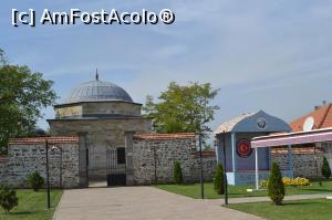 [P06] Locul unde este inmormantat (doar capul, corpul fiind ingropat in Turcia) sultanul Murad al II-lea. » foto by Soso42
 - 
<span class="allrVoted glyphicon glyphicon-heart hidden" id="av811924"></span>
<a class="m-l-10 hidden" id="sv811924" onclick="voting_Foto_DelVot(,811924,13973)" role="button">șterge vot <span class="glyphicon glyphicon-remove"></span></a>
<a id="v9811924" class=" c-red"  onclick="voting_Foto_SetVot(811924)" role="button"><span class="glyphicon glyphicon-heart-empty"></span> <b>LIKE</b> = Votează poza</a> <img class="hidden"  id="f811924W9" src="/imagini/loader.gif" border="0" /><span class="AjErrMes hidden" id="e811924ErM"></span>