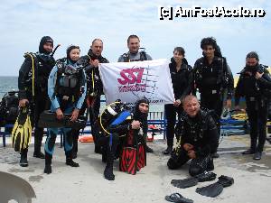 [P03] Fotografia de grup inaintea scufundarii.  » foto by laurentiu.c
 - 
<span class="allrVoted glyphicon glyphicon-heart hidden" id="av435298"></span>
<a class="m-l-10 hidden" id="sv435298" onclick="voting_Foto_DelVot(,435298,13977)" role="button">șterge vot <span class="glyphicon glyphicon-remove"></span></a>
<a id="v9435298" class=" c-red"  onclick="voting_Foto_SetVot(435298)" role="button"><span class="glyphicon glyphicon-heart-empty"></span> <b>LIKE</b> = Votează poza</a> <img class="hidden"  id="f435298W9" src="/imagini/loader.gif" border="0" /><span class="AjErrMes hidden" id="e435298ErM"></span>