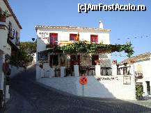 [P14] Un restaurant local, apare la o intersectie » foto by mireille
 - 
<span class="allrVoted glyphicon glyphicon-heart hidden" id="av414079"></span>
<a class="m-l-10 hidden" id="sv414079" onclick="voting_Foto_DelVot(,414079,13982)" role="button">șterge vot <span class="glyphicon glyphicon-remove"></span></a>
<a id="v9414079" class=" c-red"  onclick="voting_Foto_SetVot(414079)" role="button"><span class="glyphicon glyphicon-heart-empty"></span> <b>LIKE</b> = Votează poza</a> <img class="hidden"  id="f414079W9" src="/imagini/loader.gif" border="0" /><span class="AjErrMes hidden" id="e414079ErM"></span>