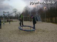 [P03] Spațiu de joacă pentru copii. De toate vârstele.  » foto by mauricius*
 - 
<span class="allrVoted glyphicon glyphicon-heart hidden" id="av415656"></span>
<a class="m-l-10 hidden" id="sv415656" onclick="voting_Foto_DelVot(,415656,14017)" role="button">șterge vot <span class="glyphicon glyphicon-remove"></span></a>
<a id="v9415656" class=" c-red"  onclick="voting_Foto_SetVot(415656)" role="button"><span class="glyphicon glyphicon-heart-empty"></span> <b>LIKE</b> = Votează poza</a> <img class="hidden"  id="f415656W9" src="/imagini/loader.gif" border="0" /><span class="AjErrMes hidden" id="e415656ErM"></span>