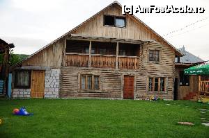 [P01] Casa Salina Gold este construita din lemn si ofera un grad ridicat de confort termic.  » foto by cmihai
 - 
<span class="allrVoted glyphicon glyphicon-heart hidden" id="av416054"></span>
<a class="m-l-10 hidden" id="sv416054" onclick="voting_Foto_DelVot(,416054,14030)" role="button">șterge vot <span class="glyphicon glyphicon-remove"></span></a>
<a id="v9416054" class=" c-red"  onclick="voting_Foto_SetVot(416054)" role="button"><span class="glyphicon glyphicon-heart-empty"></span> <b>LIKE</b> = Votează poza</a> <img class="hidden"  id="f416054W9" src="/imagini/loader.gif" border="0" /><span class="AjErrMes hidden" id="e416054ErM"></span>