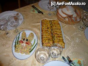 [P02] Salata boeuf de Paște și rulada delicioasă.  » foto by moi meme
 - 
<span class="allrVoted glyphicon glyphicon-heart hidden" id="av416113"></span>
<a class="m-l-10 hidden" id="sv416113" onclick="voting_Foto_DelVot(,416113,14032)" role="button">șterge vot <span class="glyphicon glyphicon-remove"></span></a>
<a id="v9416113" class=" c-red"  onclick="voting_Foto_SetVot(416113)" role="button"><span class="glyphicon glyphicon-heart-empty"></span> <b>LIKE</b> = Votează poza</a> <img class="hidden"  id="f416113W9" src="/imagini/loader.gif" border="0" /><span class="AjErrMes hidden" id="e416113ErM"></span>