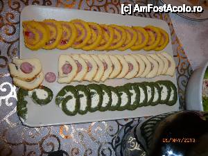 [P04] Ruladă cu spanac și brânză (preferata mea), ruladă cu cașcaval și cârnaț (atacată deja de un pofticios) și ruladă cu pate.  » foto by moi meme
 - 
<span class="allrVoted glyphicon glyphicon-heart hidden" id="av416122"></span>
<a class="m-l-10 hidden" id="sv416122" onclick="voting_Foto_DelVot(,416122,14032)" role="button">șterge vot <span class="glyphicon glyphicon-remove"></span></a>
<a id="v9416122" class=" c-red"  onclick="voting_Foto_SetVot(416122)" role="button"><span class="glyphicon glyphicon-heart-empty"></span> <b>LIKE</b> = Votează poza</a> <img class="hidden"  id="f416122W9" src="/imagini/loader.gif" border="0" /><span class="AjErrMes hidden" id="e416122ErM"></span>
