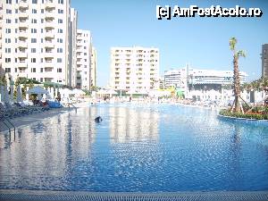 [P04] Grand Park Lara - piscina » foto by Andox
 - 
<span class="allrVoted glyphicon glyphicon-heart hidden" id="av425614"></span>
<a class="m-l-10 hidden" id="sv425614" onclick="voting_Foto_DelVot(,425614,14038)" role="button">șterge vot <span class="glyphicon glyphicon-remove"></span></a>
<a id="v9425614" class=" c-red"  onclick="voting_Foto_SetVot(425614)" role="button"><span class="glyphicon glyphicon-heart-empty"></span> <b>LIKE</b> = Votează poza</a> <img class="hidden"  id="f425614W9" src="/imagini/loader.gif" border="0" /><span class="AjErrMes hidden" id="e425614ErM"></span>