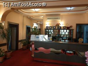 [P12] Recepția, se vede și nota de pe Booking. » foto by maryka
 - 
<span class="allrVoted glyphicon glyphicon-heart hidden" id="av1229393"></span>
<a class="m-l-10 hidden" id="sv1229393" onclick="voting_Foto_DelVot(,1229393,14048)" role="button">șterge vot <span class="glyphicon glyphicon-remove"></span></a>
<a id="v91229393" class=" c-red"  onclick="voting_Foto_SetVot(1229393)" role="button"><span class="glyphicon glyphicon-heart-empty"></span> <b>LIKE</b> = Votează poza</a> <img class="hidden"  id="f1229393W9" src="/imagini/loader.gif" border="0" /><span class="AjErrMes hidden" id="e1229393ErM"></span>