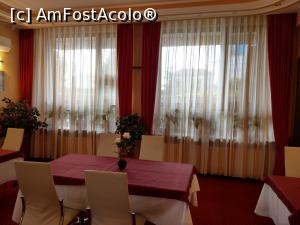 [P09] Sala de mese, Pensiunea President. » foto by maryka
 - 
<span class="allrVoted glyphicon glyphicon-heart hidden" id="av1229390"></span>
<a class="m-l-10 hidden" id="sv1229390" onclick="voting_Foto_DelVot(,1229390,14048)" role="button">șterge vot <span class="glyphicon glyphicon-remove"></span></a>
<a id="v91229390" class=" c-red"  onclick="voting_Foto_SetVot(1229390)" role="button"><span class="glyphicon glyphicon-heart-empty"></span> <b>LIKE</b> = Votează poza</a> <img class="hidden"  id="f1229390W9" src="/imagini/loader.gif" border="0" /><span class="AjErrMes hidden" id="e1229390ErM"></span>