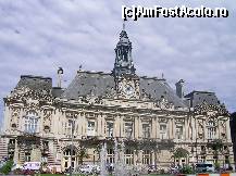 [P18] Tours - Hotel de Ville.  » foto by doina_c24
 - 
<span class="allrVoted glyphicon glyphicon-heart hidden" id="av418927"></span>
<a class="m-l-10 hidden" id="sv418927" onclick="voting_Foto_DelVot(,418927,14117)" role="button">șterge vot <span class="glyphicon glyphicon-remove"></span></a>
<a id="v9418927" class=" c-red"  onclick="voting_Foto_SetVot(418927)" role="button"><span class="glyphicon glyphicon-heart-empty"></span> <b>LIKE</b> = Votează poza</a> <img class="hidden"  id="f418927W9" src="/imagini/loader.gif" border="0" /><span class="AjErrMes hidden" id="e418927ErM"></span>
