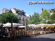 [P41] Tours - Place de Plumereau, mereu animată.  » foto by doina_c24
 - 
<span class="allrVoted glyphicon glyphicon-heart hidden" id="av418950"></span>
<a class="m-l-10 hidden" id="sv418950" onclick="voting_Foto_DelVot(,418950,14117)" role="button">șterge vot <span class="glyphicon glyphicon-remove"></span></a>
<a id="v9418950" class=" c-red"  onclick="voting_Foto_SetVot(418950)" role="button"><span class="glyphicon glyphicon-heart-empty"></span> <b>LIKE</b> = Votează poza</a> <img class="hidden"  id="f418950W9" src="/imagini/loader.gif" border="0" /><span class="AjErrMes hidden" id="e418950ErM"></span>