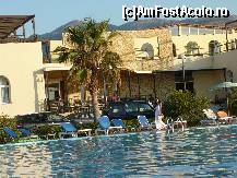 [P04] Relaxare la piscina. In spate este restaurantul si o parte din parcare. Sezlong-uri foarte comode.  » foto by lidiacojea
 - 
<span class="allrVoted glyphicon glyphicon-heart hidden" id="av419196"></span>
<a class="m-l-10 hidden" id="sv419196" onclick="voting_Foto_DelVot(,419196,14123)" role="button">șterge vot <span class="glyphicon glyphicon-remove"></span></a>
<a id="v9419196" class=" c-red"  onclick="voting_Foto_SetVot(419196)" role="button"><span class="glyphicon glyphicon-heart-empty"></span> <b>LIKE</b> = Votează poza</a> <img class="hidden"  id="f419196W9" src="/imagini/loader.gif" border="0" /><span class="AjErrMes hidden" id="e419196ErM"></span>