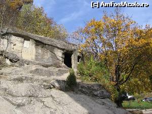 [P05] Chiliile de piatră de la Mănăstirea Turnu; în stânga parcarea și tot pe acolo începe ascensiunea pe traseu.  » foto by tata123 🔱
 - 
<span class="allrVoted glyphicon glyphicon-heart hidden" id="av603628"></span>
<a class="m-l-10 hidden" id="sv603628" onclick="voting_Foto_DelVot(,603628,14154)" role="button">șterge vot <span class="glyphicon glyphicon-remove"></span></a>
<a id="v9603628" class=" c-red"  onclick="voting_Foto_SetVot(603628)" role="button"><span class="glyphicon glyphicon-heart-empty"></span> <b>LIKE</b> = Votează poza</a> <img class="hidden"  id="f603628W9" src="/imagini/loader.gif" border="0" /><span class="AjErrMes hidden" id="e603628ErM"></span>