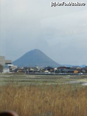 [P43] In drum spre Okayama, imagini din trenul Shiokaze.  » foto by TraianS
 - 
<span class="allrVoted glyphicon glyphicon-heart hidden" id="av421100"></span>
<a class="m-l-10 hidden" id="sv421100" onclick="voting_Foto_DelVot(,421100,14162)" role="button">șterge vot <span class="glyphicon glyphicon-remove"></span></a>
<a id="v9421100" class=" c-red"  onclick="voting_Foto_SetVot(421100)" role="button"><span class="glyphicon glyphicon-heart-empty"></span> <b>LIKE</b> = Votează poza</a> <img class="hidden"  id="f421100W9" src="/imagini/loader.gif" border="0" /><span class="AjErrMes hidden" id="e421100ErM"></span>