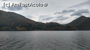 [P26] Lacul Siriu, privit de pe malul Hanului Constantinilor » foto by k-lator
 - 
<span class="allrVoted glyphicon glyphicon-heart hidden" id="av1201229"></span>
<a class="m-l-10 hidden" id="sv1201229" onclick="voting_Foto_DelVot(,1201229,14170)" role="button">șterge vot <span class="glyphicon glyphicon-remove"></span></a>
<a id="v91201229" class=" c-red"  onclick="voting_Foto_SetVot(1201229)" role="button"><span class="glyphicon glyphicon-heart-empty"></span> <b>LIKE</b> = Votează poza</a> <img class="hidden"  id="f1201229W9" src="/imagini/loader.gif" border="0" /><span class="AjErrMes hidden" id="e1201229ErM"></span>