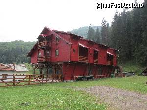 [P08] Cabana Valea Neagra, de unde incepetraseul spre Poarta Vanturilor si mai departe spre Lacul Vulturilor » foto by Testosu'
 - 
<span class="allrVoted glyphicon glyphicon-heart hidden" id="av559656"></span>
<a class="m-l-10 hidden" id="sv559656" onclick="voting_Foto_DelVot(,559656,14170)" role="button">șterge vot <span class="glyphicon glyphicon-remove"></span></a>
<a id="v9559656" class=" c-red"  onclick="voting_Foto_SetVot(559656)" role="button"><span class="glyphicon glyphicon-heart-empty"></span> <b>LIKE</b> = Votează poza</a> <img class="hidden"  id="f559656W9" src="/imagini/loader.gif" border="0" /><span class="AjErrMes hidden" id="e559656ErM"></span>
