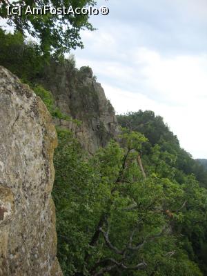 [P52] Am ajuns într-un loc de unde se vedea mai clar cubul uriaș de pe muchia aflată în vecinătate.  » foto by Floryn81
 - 
<span class="allrVoted glyphicon glyphicon-heart hidden" id="av939676"></span>
<a class="m-l-10 hidden" id="sv939676" onclick="voting_Foto_DelVot(,939676,14170)" role="button">șterge vot <span class="glyphicon glyphicon-remove"></span></a>
<a id="v9939676" class=" c-red"  onclick="voting_Foto_SetVot(939676)" role="button"><span class="glyphicon glyphicon-heart-empty"></span> <b>LIKE</b> = Votează poza</a> <img class="hidden"  id="f939676W9" src="/imagini/loader.gif" border="0" /><span class="AjErrMes hidden" id="e939676ErM"></span>