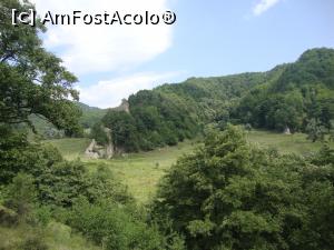[P09] Poiana Cozanei. Se observă în centru pintenul în vârful căruia se află Chilia lui Dionisie Torcătorul.  » foto by Floryn81
 - 
<span class="allrVoted glyphicon glyphicon-heart hidden" id="av939606"></span>
<a class="m-l-10 hidden" id="sv939606" onclick="voting_Foto_DelVot(,939606,14170)" role="button">șterge vot <span class="glyphicon glyphicon-remove"></span></a>
<a id="v9939606" class=" c-red"  onclick="voting_Foto_SetVot(939606)" role="button"><span class="glyphicon glyphicon-heart-empty"></span> <b>LIKE</b> = Votează poza</a> <img class="hidden"  id="f939606W9" src="/imagini/loader.gif" border="0" /><span class="AjErrMes hidden" id="e939606ErM"></span>