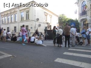 [P08] A început să se adune lumea pentru piesa de teatru » foto by Michi
 - 
<span class="allrVoted glyphicon glyphicon-heart hidden" id="av1387082"></span>
<a class="m-l-10 hidden" id="sv1387082" onclick="voting_Foto_DelVot(,1387082,14175)" role="button">șterge vot <span class="glyphicon glyphicon-remove"></span></a>
<a id="v91387082" class=" c-red"  onclick="voting_Foto_SetVot(1387082)" role="button"><span class="glyphicon glyphicon-heart-empty"></span> <b>LIKE</b> = Votează poza</a> <img class="hidden"  id="f1387082W9" src="/imagini/loader.gif" border="0" /><span class="AjErrMes hidden" id="e1387082ErM"></span>