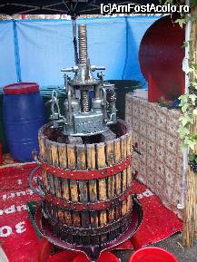 [P29] teascul de vin sper sa nu ma insel » foto by sandu.53
 - 
<span class="allrVoted glyphicon glyphicon-heart hidden" id="av167048"></span>
<a class="m-l-10 hidden" id="sv167048" onclick="voting_Foto_DelVot(,167048,14175)" role="button">șterge vot <span class="glyphicon glyphicon-remove"></span></a>
<a id="v9167048" class=" c-red"  onclick="voting_Foto_SetVot(167048)" role="button"><span class="glyphicon glyphicon-heart-empty"></span> <b>LIKE</b> = Votează poza</a> <img class="hidden"  id="f167048W9" src="/imagini/loader.gif" border="0" /><span class="AjErrMes hidden" id="e167048ErM"></span>