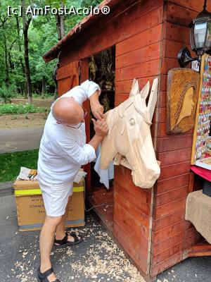 [P11] ...și un sculptor în lemn. » foto by tata123 🔱
 - 
<span class="allrVoted glyphicon glyphicon-heart hidden" id="av1369868"></span>
<a class="m-l-10 hidden" id="sv1369868" onclick="voting_Foto_DelVot(,1369868,14175)" role="button">șterge vot <span class="glyphicon glyphicon-remove"></span></a>
<a id="v91369868" class=" c-red"  onclick="voting_Foto_SetVot(1369868)" role="button"><span class="glyphicon glyphicon-heart-empty"></span> <b>LIKE</b> = Votează poza</a> <img class="hidden"  id="f1369868W9" src="/imagini/loader.gif" border="0" /><span class="AjErrMes hidden" id="e1369868ErM"></span>