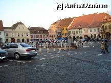 [P16] Sibiu -Piata Mica, nimic nu aminteste aici  ca se apropie Craciunul » foto by Diaura*
 - 
<span class="allrVoted glyphicon glyphicon-heart hidden" id="av284241"></span>
<a class="m-l-10 hidden" id="sv284241" onclick="voting_Foto_DelVot(,284241,14186)" role="button">șterge vot <span class="glyphicon glyphicon-remove"></span></a>
<a id="v9284241" class=" c-red"  onclick="voting_Foto_SetVot(284241)" role="button"><span class="glyphicon glyphicon-heart-empty"></span> <b>LIKE</b> = Votează poza</a> <img class="hidden"  id="f284241W9" src="/imagini/loader.gif" border="0" /><span class="AjErrMes hidden" id="e284241ErM"></span>