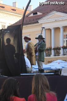 [P21] In Piata Mare incepe o piesa de teatru » foto by dorgo
 - 
<span class="allrVoted glyphicon glyphicon-heart hidden" id="av260093"></span>
<a class="m-l-10 hidden" id="sv260093" onclick="voting_Foto_DelVot(,260093,14186)" role="button">șterge vot <span class="glyphicon glyphicon-remove"></span></a>
<a id="v9260093" class=" c-red"  onclick="voting_Foto_SetVot(260093)" role="button"><span class="glyphicon glyphicon-heart-empty"></span> <b>LIKE</b> = Votează poza</a> <img class="hidden"  id="f260093W9" src="/imagini/loader.gif" border="0" /><span class="AjErrMes hidden" id="e260093ErM"></span>