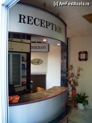 [P02] Hotel Aneli, Sandanski - recepția » foto by Dragoș_MD
 - 
<span class="allrVoted glyphicon glyphicon-heart hidden" id="av422691"></span>
<a class="m-l-10 hidden" id="sv422691" onclick="voting_Foto_DelVot(,422691,14192)" role="button">șterge vot <span class="glyphicon glyphicon-remove"></span></a>
<a id="v9422691" class=" c-red"  onclick="voting_Foto_SetVot(422691)" role="button"><span class="glyphicon glyphicon-heart-empty"></span> <b>LIKE</b> = Votează poza</a> <img class="hidden"  id="f422691W9" src="/imagini/loader.gif" border="0" /><span class="AjErrMes hidden" id="e422691ErM"></span>