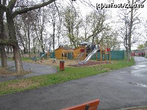 [P13] Gradina Zoologica Oradea- locul de joaca din incinta gradinii » foto by luciaoradea
 - 
<span class="allrVoted glyphicon glyphicon-heart hidden" id="av610417"></span>
<a class="m-l-10 hidden" id="sv610417" onclick="voting_Foto_DelVot(,610417,14194)" role="button">șterge vot <span class="glyphicon glyphicon-remove"></span></a>
<a id="v9610417" class=" c-red"  onclick="voting_Foto_SetVot(610417)" role="button"><span class="glyphicon glyphicon-heart-empty"></span> <b>LIKE</b> = Votează poza</a> <img class="hidden"  id="f610417W9" src="/imagini/loader.gif" border="0" /><span class="AjErrMes hidden" id="e610417ErM"></span>