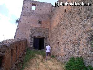 [P66] Castelul lui Alexandros - o intrare mai neobișnuită » foto by Dragoș_MD
 - 
<span class="allrVoted glyphicon glyphicon-heart hidden" id="av423783"></span>
<a class="m-l-10 hidden" id="sv423783" onclick="voting_Foto_DelVot(,423783,14195)" role="button">șterge vot <span class="glyphicon glyphicon-remove"></span></a>
<a id="v9423783" class=" c-red"  onclick="voting_Foto_SetVot(423783)" role="button"><span class="glyphicon glyphicon-heart-empty"></span> <b>LIKE</b> = Votează poza</a> <img class="hidden"  id="f423783W9" src="/imagini/loader.gif" border="0" /><span class="AjErrMes hidden" id="e423783ErM"></span>