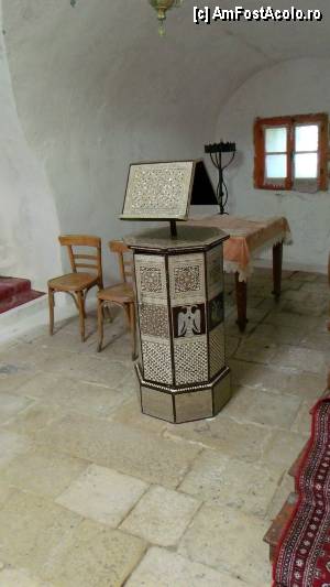 [P91] Cetatea Sfânta Mavra - interiorul bisericii Sf. Mavra » foto by Dragoș_MD
 - 
<span class="allrVoted glyphicon glyphicon-heart hidden" id="av423808"></span>
<a class="m-l-10 hidden" id="sv423808" onclick="voting_Foto_DelVot(,423808,14195)" role="button">șterge vot <span class="glyphicon glyphicon-remove"></span></a>
<a id="v9423808" class=" c-red"  onclick="voting_Foto_SetVot(423808)" role="button"><span class="glyphicon glyphicon-heart-empty"></span> <b>LIKE</b> = Votează poza</a> <img class="hidden"  id="f423808W9" src="/imagini/loader.gif" border="0" /><span class="AjErrMes hidden" id="e423808ErM"></span>
