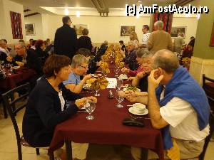 [P33] Shepherd Plaza Hotel, Bethlehem: restaurantul » foto by mariana.olaru
 - 
<span class="allrVoted glyphicon glyphicon-heart hidden" id="av423467"></span>
<a class="m-l-10 hidden" id="sv423467" onclick="voting_Foto_DelVot(,423467,14218)" role="button">șterge vot <span class="glyphicon glyphicon-remove"></span></a>
<a id="v9423467" class=" c-red"  onclick="voting_Foto_SetVot(423467)" role="button"><span class="glyphicon glyphicon-heart-empty"></span> <b>LIKE</b> = Votează poza</a> <img class="hidden"  id="f423467W9" src="/imagini/loader.gif" border="0" /><span class="AjErrMes hidden" id="e423467ErM"></span>