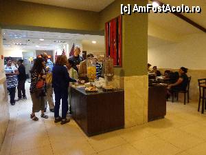 [P35] Shepherd Plaza Hotel, Bethlehem: zona bufetului din restaurant » foto by mariana.olaru
 - 
<span class="allrVoted glyphicon glyphicon-heart hidden" id="av423472"></span>
<a class="m-l-10 hidden" id="sv423472" onclick="voting_Foto_DelVot(,423472,14218)" role="button">șterge vot <span class="glyphicon glyphicon-remove"></span></a>
<a id="v9423472" class=" c-red"  onclick="voting_Foto_SetVot(423472)" role="button"><span class="glyphicon glyphicon-heart-empty"></span> <b>LIKE</b> = Votează poza</a> <img class="hidden"  id="f423472W9" src="/imagini/loader.gif" border="0" /><span class="AjErrMes hidden" id="e423472ErM"></span>