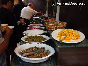 [P37] Shepherd Plaza Hotel, Bethlehem: zona bufetului din restaurant » foto by mariana.olaru
 - 
<span class="allrVoted glyphicon glyphicon-heart hidden" id="av423475"></span>
<a class="m-l-10 hidden" id="sv423475" onclick="voting_Foto_DelVot(,423475,14218)" role="button">șterge vot <span class="glyphicon glyphicon-remove"></span></a>
<a id="v9423475" class=" c-red"  onclick="voting_Foto_SetVot(423475)" role="button"><span class="glyphicon glyphicon-heart-empty"></span> <b>LIKE</b> = Votează poza</a> <img class="hidden"  id="f423475W9" src="/imagini/loader.gif" border="0" /><span class="AjErrMes hidden" id="e423475ErM"></span>