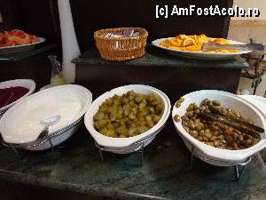 [P38] Shepherd Plaza Hotel, Bethlehem: zona bufetului din restaurant » foto by mariana.olaru
 - 
<span class="allrVoted glyphicon glyphicon-heart hidden" id="av423476"></span>
<a class="m-l-10 hidden" id="sv423476" onclick="voting_Foto_DelVot(,423476,14218)" role="button">șterge vot <span class="glyphicon glyphicon-remove"></span></a>
<a id="v9423476" class=" c-red"  onclick="voting_Foto_SetVot(423476)" role="button"><span class="glyphicon glyphicon-heart-empty"></span> <b>LIKE</b> = Votează poza</a> <img class="hidden"  id="f423476W9" src="/imagini/loader.gif" border="0" /><span class="AjErrMes hidden" id="e423476ErM"></span>