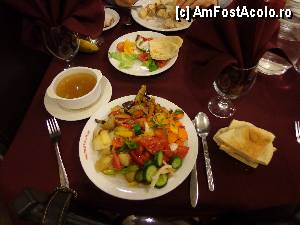 [P41] Shepherd Plaza Hotel, Bethlehem: meniu în restaurant » foto by mariana.olaru
 - 
<span class="allrVoted glyphicon glyphicon-heart hidden" id="av423479"></span>
<a class="m-l-10 hidden" id="sv423479" onclick="voting_Foto_DelVot(,423479,14218)" role="button">șterge vot <span class="glyphicon glyphicon-remove"></span></a>
<a id="v9423479" class=" c-red"  onclick="voting_Foto_SetVot(423479)" role="button"><span class="glyphicon glyphicon-heart-empty"></span> <b>LIKE</b> = Votează poza</a> <img class="hidden"  id="f423479W9" src="/imagini/loader.gif" border="0" /><span class="AjErrMes hidden" id="e423479ErM"></span>
