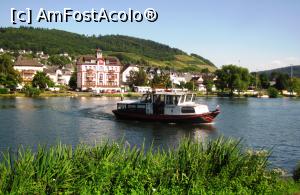 [P02] Trecerea cu 'ferry-boat-ul' dintre Bullay si Alf » foto by Radu Tudoran
 - 
<span class="allrVoted glyphicon glyphicon-heart hidden" id="av796539"></span>
<a class="m-l-10 hidden" id="sv796539" onclick="voting_Foto_DelVot(,796539,14243)" role="button">șterge vot <span class="glyphicon glyphicon-remove"></span></a>
<a id="v9796539" class=" c-red"  onclick="voting_Foto_SetVot(796539)" role="button"><span class="glyphicon glyphicon-heart-empty"></span> <b>LIKE</b> = Votează poza</a> <img class="hidden"  id="f796539W9" src="/imagini/loader.gif" border="0" /><span class="AjErrMes hidden" id="e796539ErM"></span>